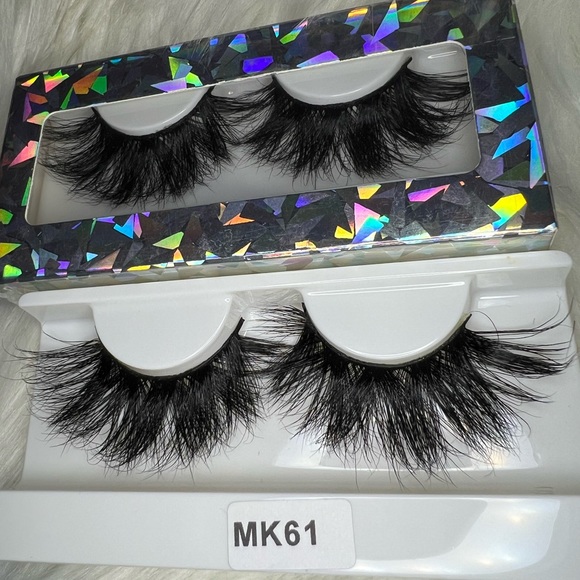 Mink Lashes - Picture 4 of 7
